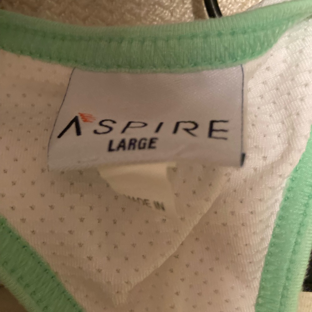 NWT Workout shorts and top and yellow white and mint green - Picture 6 of 7